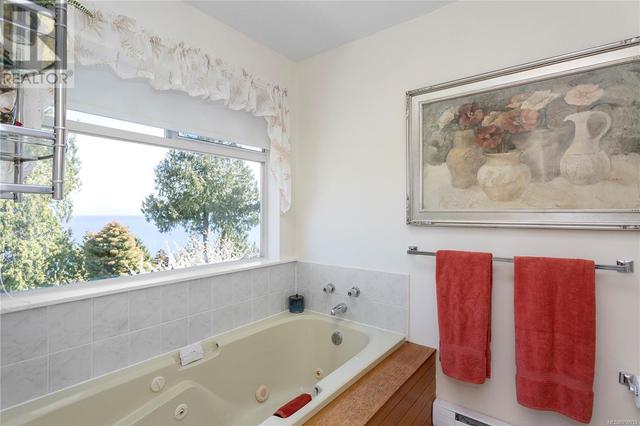 6158 Icarus Dr, House detached with 4 bedrooms, 4 bathrooms and 4 parking in Nanaimo BC | Image 54