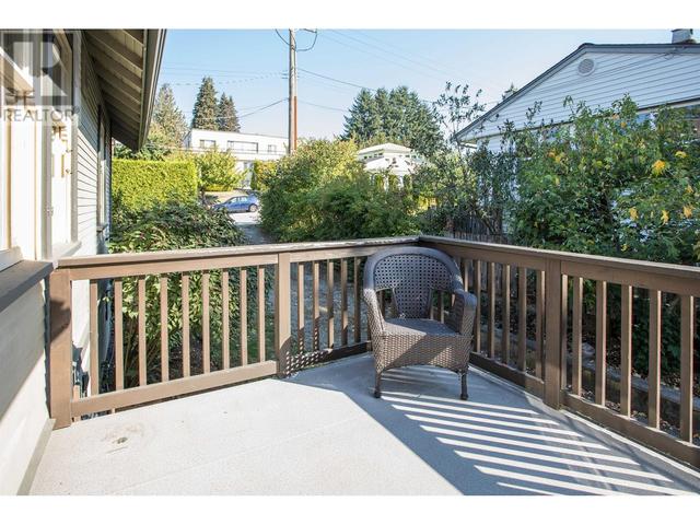 746 Alderson Avenue, House detached with 4 bedrooms, 2 bathrooms and 3 parking in Coquitlam BC | Image 24