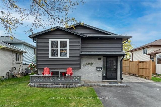 174 Portsmouth Cres, House detached with 2 bedrooms, 1 bathrooms and 4 parking in London ON | Image 12