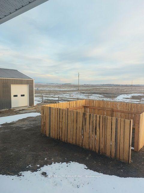 233055 Rge Rd 250, House detached with 2 bedrooms, 3 bathrooms and 14 parking in Wheatland County AB | Image 19