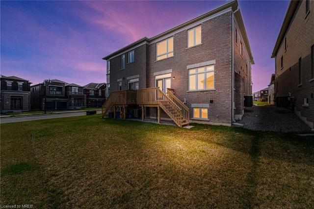 4 Silver Meadow Gardens, House semidetached with 3 bedrooms, 2 bathrooms and 2 parking in Hamilton ON | Image 27