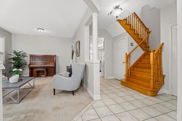 2080 Forestview Tr, House detached with 4 bedrooms, 3 bathrooms and 4 parking in Oakville ON | Image 37