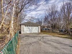 74 Reiner Rd, House detached with 2 bedrooms, 2 bathrooms and 7 parking in Toronto ON | Image 6