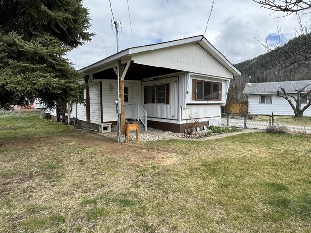 1 - 165 Schulte Crescent, House detached with 3 bedrooms, 1 bathrooms and null parking in Castlegar BC | Image 1