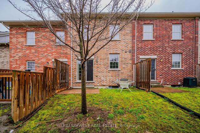 36 Robert Peel Rd, Townhouse with 3 bedrooms, 3 bathrooms and 2 parking in Kitchener ON | Image 26