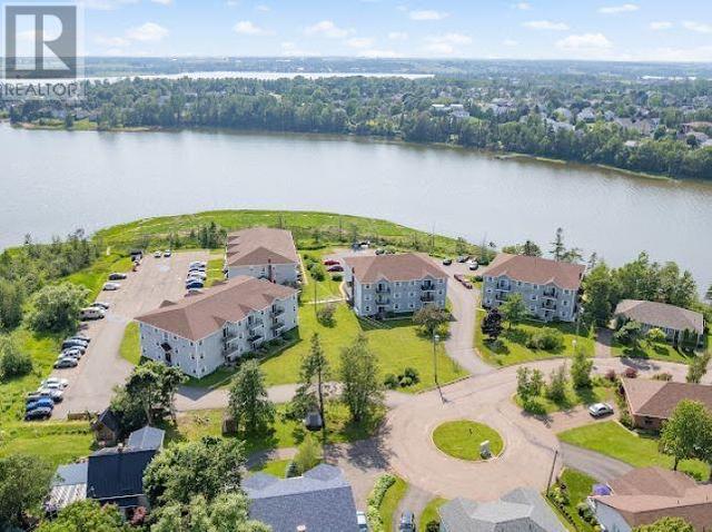 3 - 18 Waterview Heights Heights N, Condo with 1 bedrooms, 1 bathrooms and null parking in Charlottetown PE | Image 2