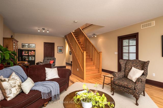 28 Toronto St, House detached with 4 bedrooms, 3 bathrooms and 5 parking in Kingston ON | Image 18
