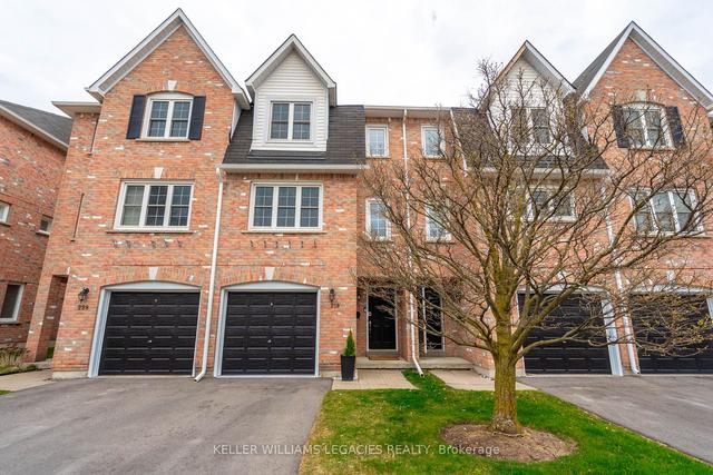 21b - 51 Northern Heights Dr, Townhouse with 3 bedrooms, 2 bathrooms and 2 parking in Richmond Hill ON | Image 1