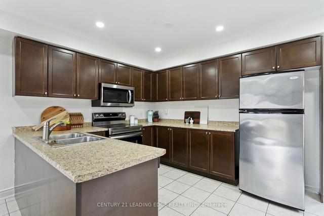 57 Denison Ave, House attached with 3 bedrooms, 2 bathrooms and 3 parking in Brampton ON | Image 8