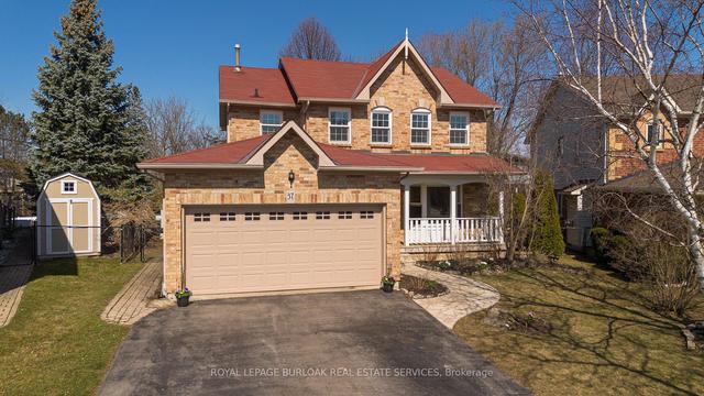 37 Strathroy Cres, House detached with 3 bedrooms, 3 bathrooms and 4 parking in Hamilton ON | Image 27