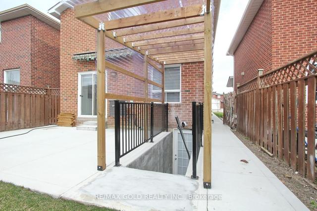 84 Metzak Dr, House detached with 3 bedrooms, 4 bathrooms and 6 parking in Brampton ON | Image 23