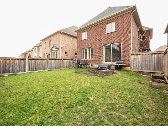 24 Bear Run Rd, House detached with 4 bedrooms, 3 bathrooms and 6 parking in Brampton ON | Image 32