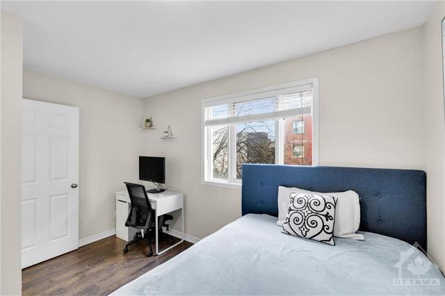 8 Barnsley Private, Townhouse with 3 bedrooms, 2 bathrooms and 1 parking in Ottawa ON | Image 16