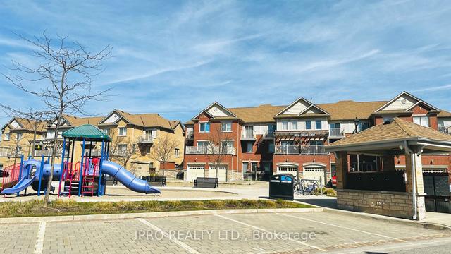 4 - 3070 Thomas St, Townhouse with 3 bedrooms, 3 bathrooms and 4 parking in Mississauga ON | Image 15
