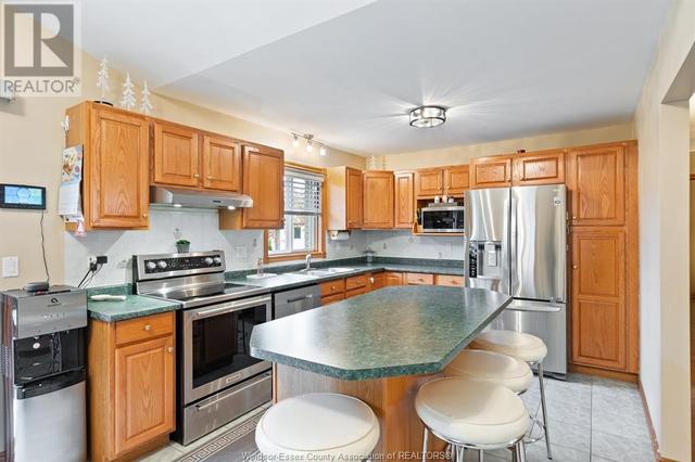 3157 Robinet, House detached with 6 bedrooms, 3 bathrooms and null parking in Windsor ON | Image 10