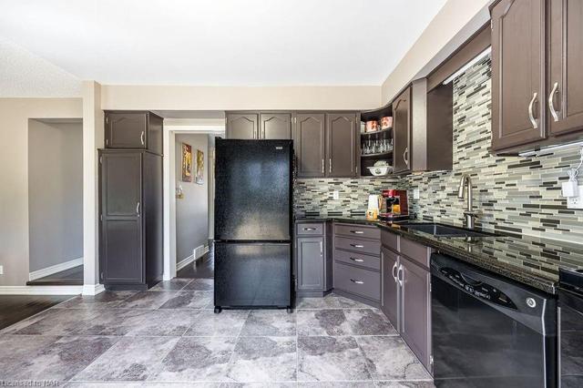 20 Pioneer Court, House detached with 3 bedrooms, 2 bathrooms and 6 parking in St. Catharines ON | Image 29