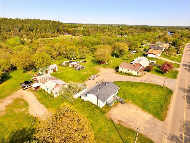 2794 Fourth Chute Road, House detached with 3 bedrooms, 2 bathrooms and 6 parking in Bonnechere Valley ON | Image 2