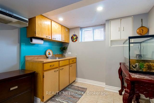 129 West 5th St, House detached with 4 bedrooms, 2 bathrooms and 5.5 parking in Hamilton ON | Image 18