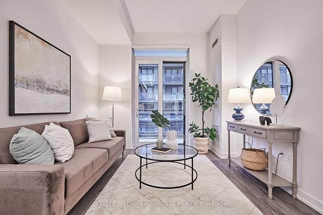 307 - 39 Roehampton Ave, Condo with 2 bedrooms, 2 bathrooms and 0 parking in Toronto ON | Image 3