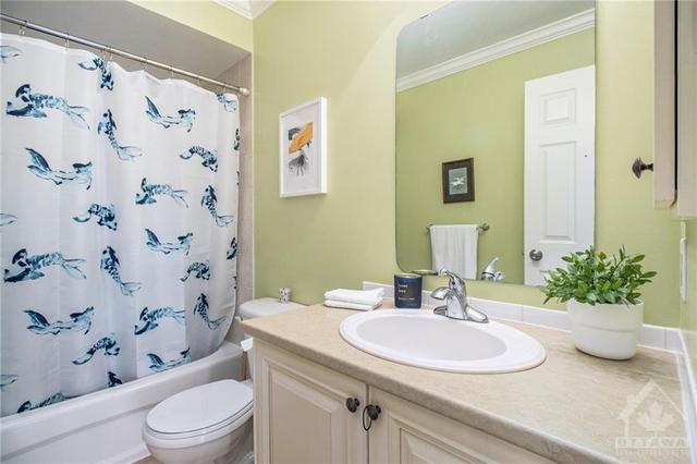 48 Sunvale Way, Townhouse with 3 bedrooms, 3 bathrooms and 4 parking in Ottawa ON | Image 21