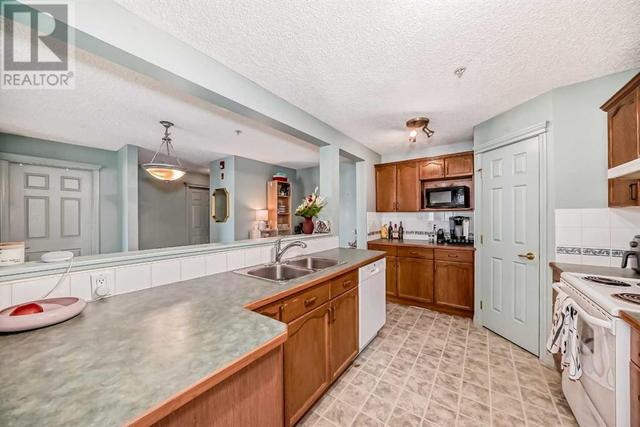 204, - 2212 34 Avenue Sw, Condo with 2 bedrooms, 2 bathrooms and 1 parking in Calgary AB | Image 15