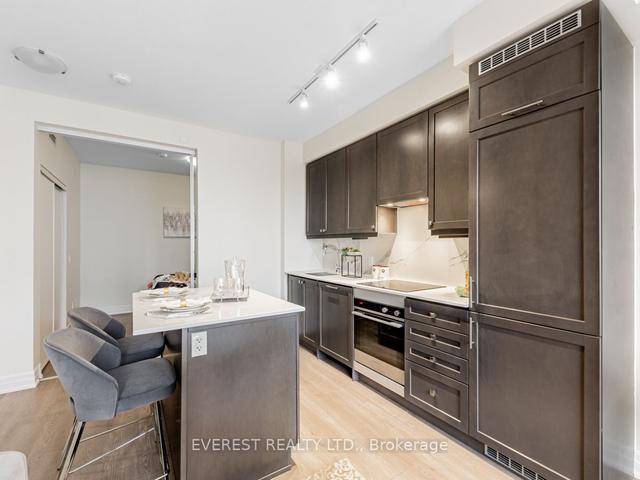 1903 - 9075 Jane St, Condo with 2 bedrooms, 2 bathrooms and 1 parking in Vaughan ON | Image 2