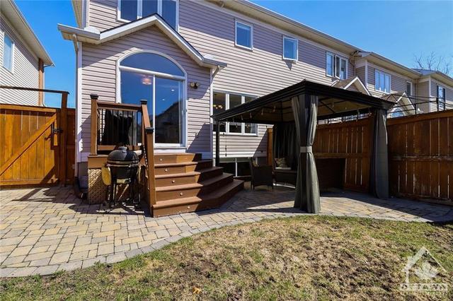 48 Sunvale Way, Townhouse with 3 bedrooms, 3 bathrooms and 4 parking in Ottawa ON | Image 27