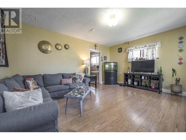 3826 Glendale Street, House detached with 5 bedrooms, 2 bathrooms and 4 parking in Vancouver BC | Image 14