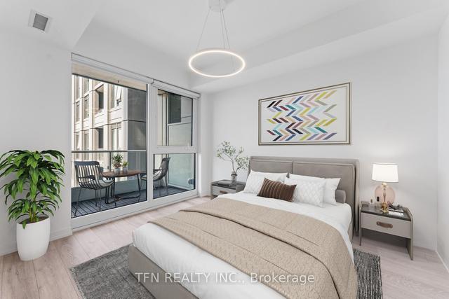 1121 - 2020 Bathurst St, Condo with 3 bedrooms, 2 bathrooms and 1 parking in Toronto ON | Image 24