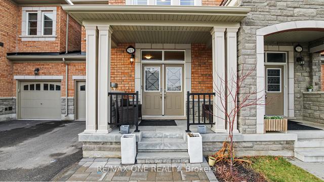 213 Wisteria Way, House attached with 3 bedrooms, 4 bathrooms and 2 parking in Oakville ON | Image 23