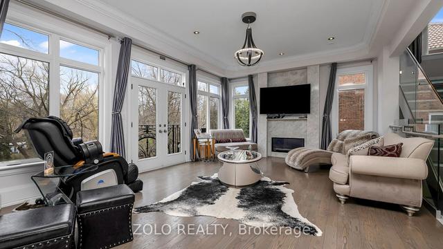 4035 Woodchuck Lane, House detached with 4 bedrooms, 6 bathrooms and 8 parking in Mississauga ON | Image 2