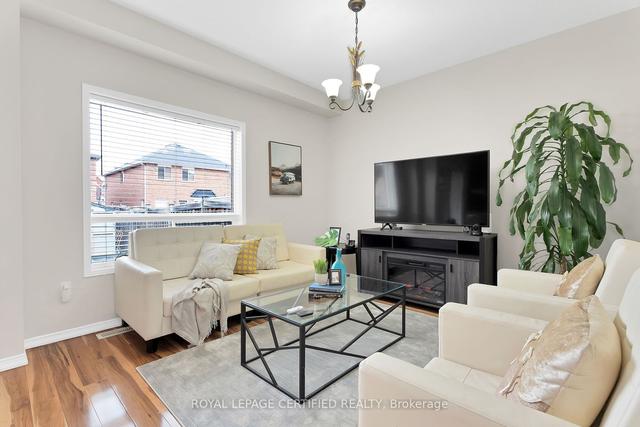 61 Personna Circ, House semidetached with 4 bedrooms, 4 bathrooms and 4 parking in Brampton ON | Image 11