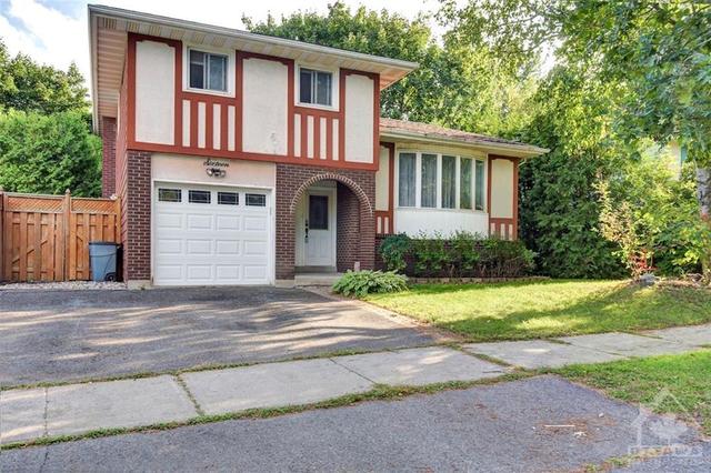 16 Eastpark Drive, House detached with 3 bedrooms, 2 bathrooms and 2 parking in Ottawa ON | Image 1