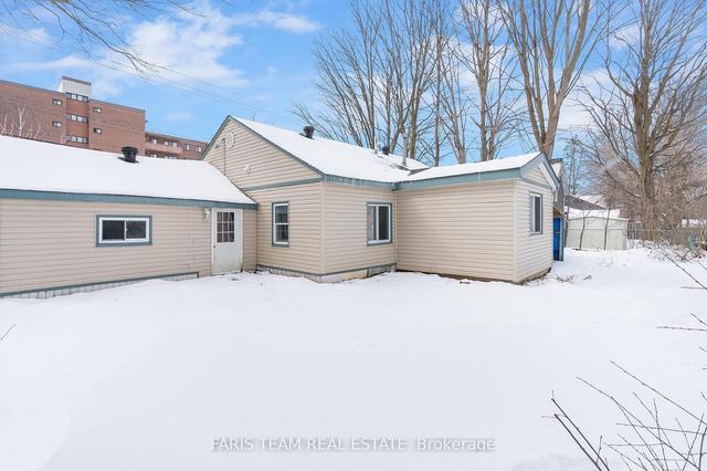 549 King St, House detached with 3 bedrooms, 1 bathrooms and 3 parking in Midland ON | Image 8