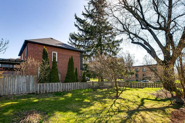 1 Aylesford Dr, House detached with 3 bedrooms, 1 bathrooms and 2 parking in Toronto ON | Image 16