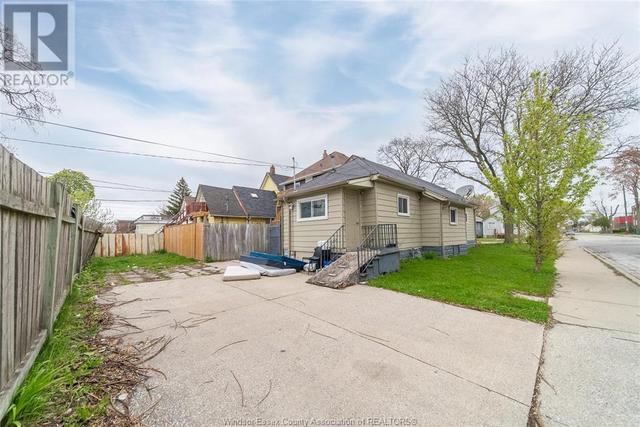 493 Aylmer, House detached with 3 bedrooms, 1 bathrooms and null parking in Windsor ON | Image 17