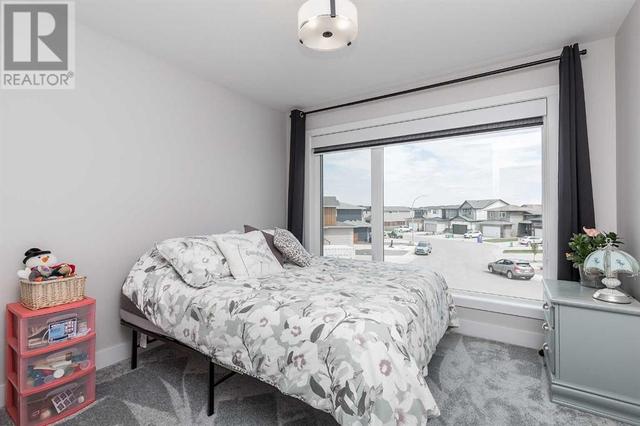 1290 Pacific Circle W, House detached with 3 bedrooms, 2 bathrooms and 4 parking in Lethbridge AB | Image 28