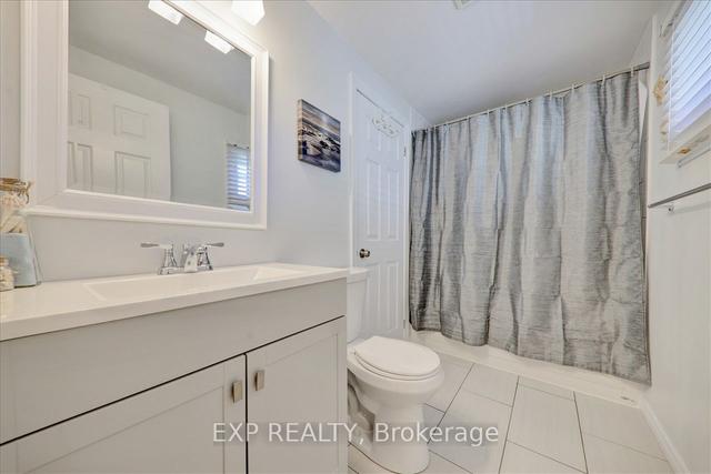 30 Lowder Pl, House detached with 3 bedrooms, 3 bathrooms and 3 parking in Whitby ON | Image 13
