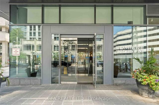 1604 - 770 Bay St, Condo with 1 bedrooms, 1 bathrooms and 1 parking in Toronto ON | Image 5