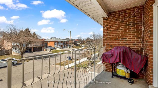 19 Benjamin Boake Tr, House semidetached with 3 bedrooms, 3 bathrooms and 4 parking in Toronto ON | Image 11