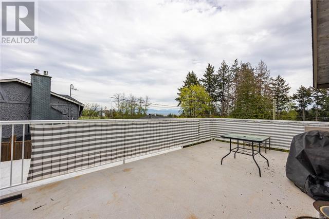 6833 Philip Rd, House detached with 5 bedrooms, 3 bathrooms and 4 parking in Lantzville BC | Image 5