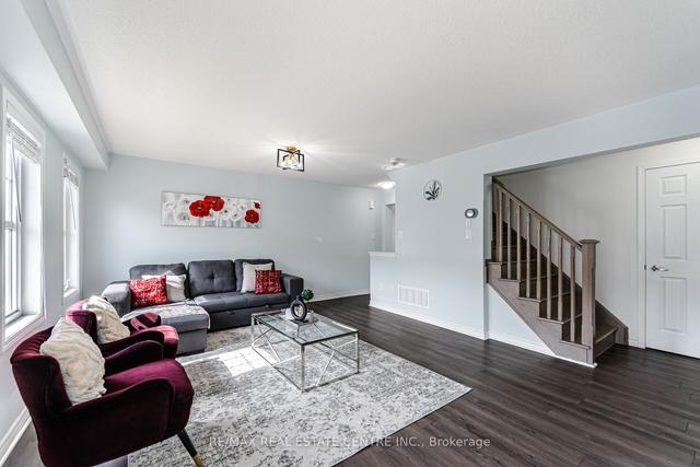12 Metro Cres, House attached with 3 bedrooms, 3 bathrooms and 4 parking in Brampton ON | Image 16