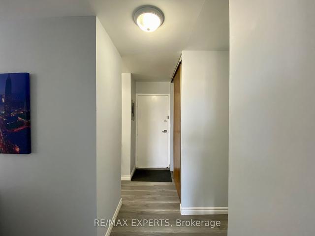 406 - 17 Eldon Hall Pl, Condo with 2 bedrooms, 1 bathrooms and 1 parking in Kingston ON | Image 7