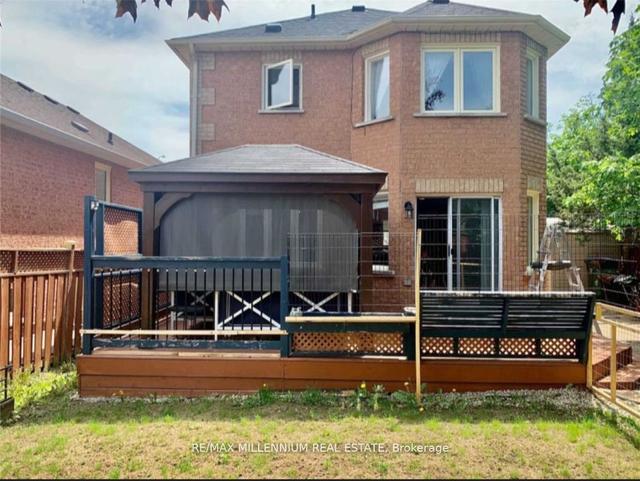 43 Mosley Cres, House detached with 3 bedrooms, 4 bathrooms and 5 parking in Brampton ON | Image 4
