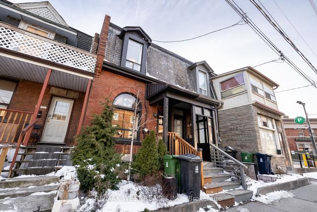 2185 Dundas St W, House attached with 3 bedrooms, 3 bathrooms and 0 parking in Toronto ON | Image 1