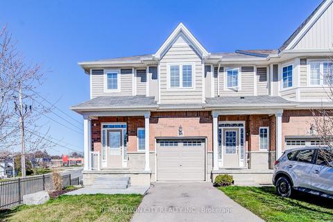 28-100 Chester Dr, Cambridge, ON, N1T0C8 | Card Image