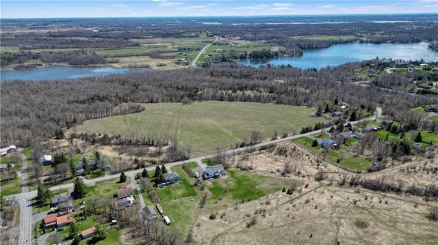 3900 Round Lake Road, House detached with 5 bedrooms, 2 bathrooms and 12 parking in South Frontenac ON | Image 42