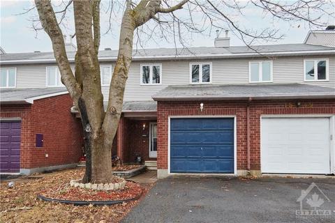 1551 Briarfield Crescent, Townhouse with 3 bedrooms, 2 bathrooms and 3 parking in Ottawa ON | Card Image