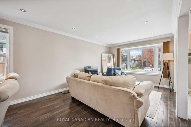 12 Huntington Ave, House detached with 2 bedrooms, 2 bathrooms and 5 parking in Toronto ON | Image 26
