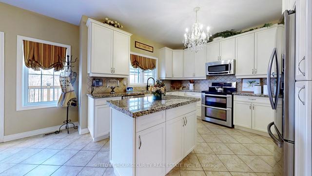 40 Meadow Ridge Crt, House detached with 4 bedrooms, 6 bathrooms and 8 parking in Vaughan ON | Image 32